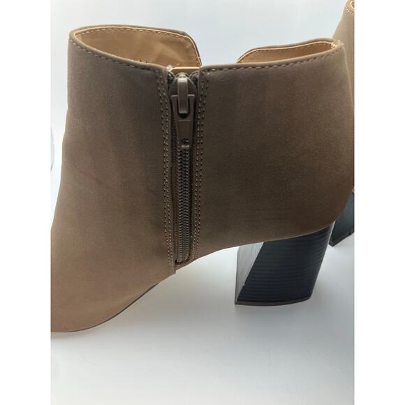 Market & Spruce Taupe Peep Toe Booties‎ Size 9 Faux Suede Zip Block Heel Shoes - Picture 2 of 14